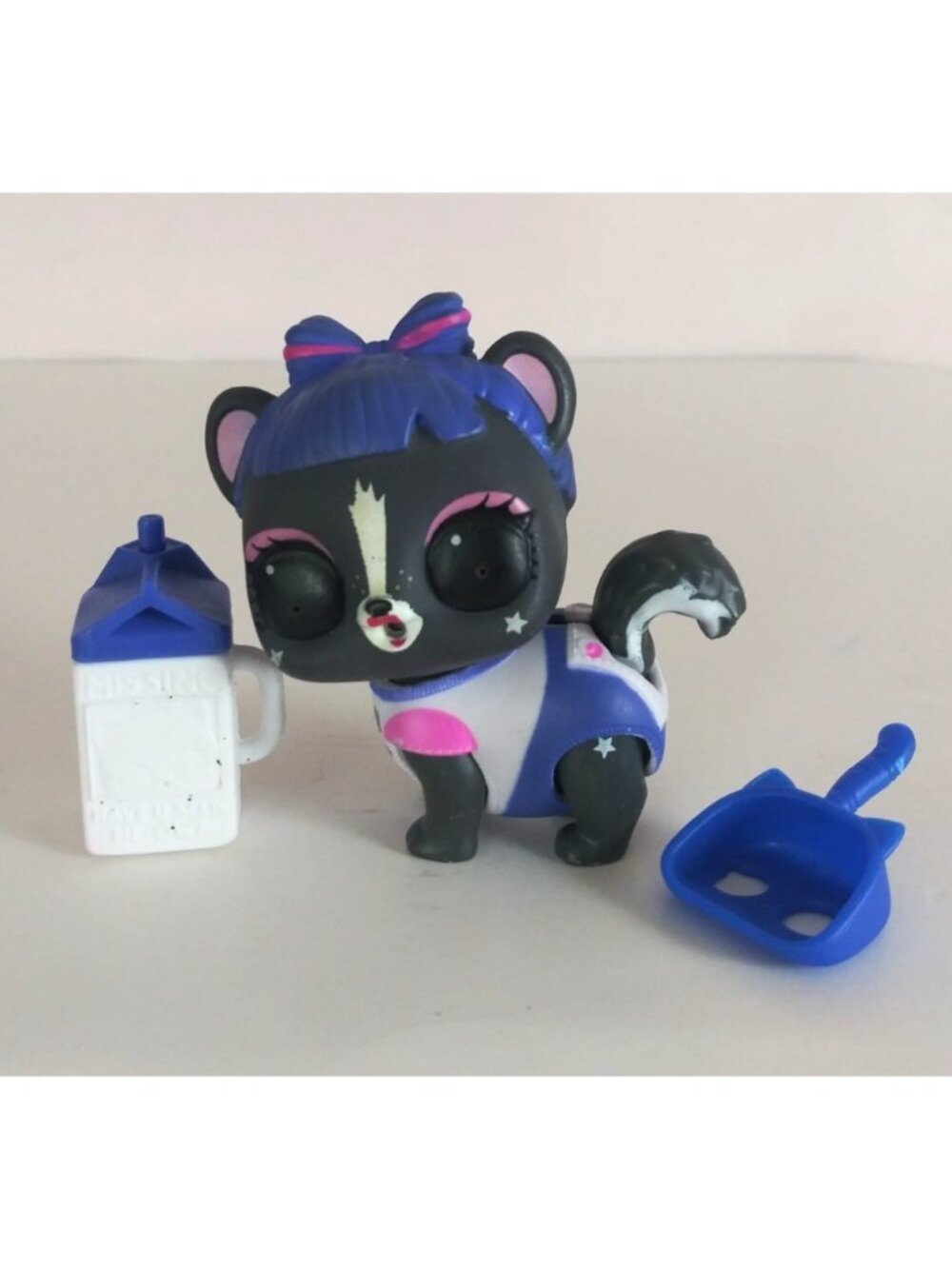 Lol Surprise Pets Fluffy Pets Winter Disco Athletic Club Ra-Ra Skunk Complete